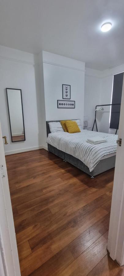 Cricklewood Broadway Guest Home London Eksteriør billede