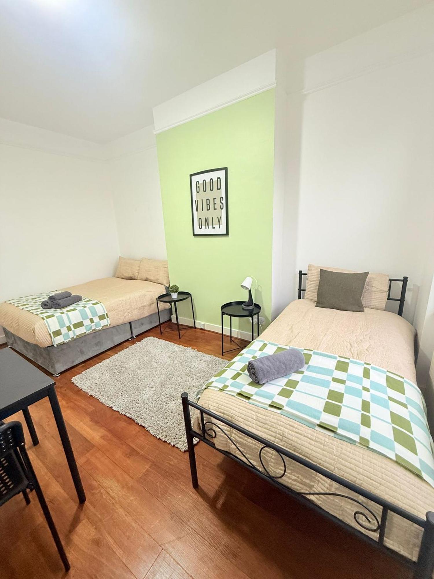 Cricklewood Broadway Guest Home London Eksteriør billede