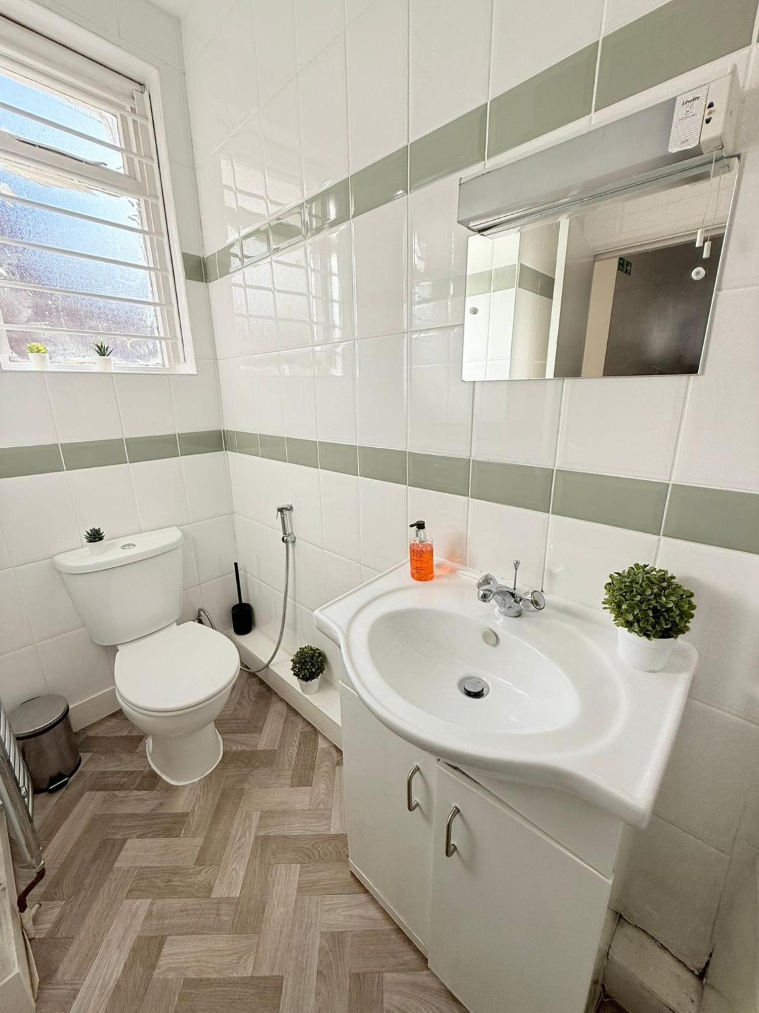 Cricklewood Broadway Guest Home London Værelse billede