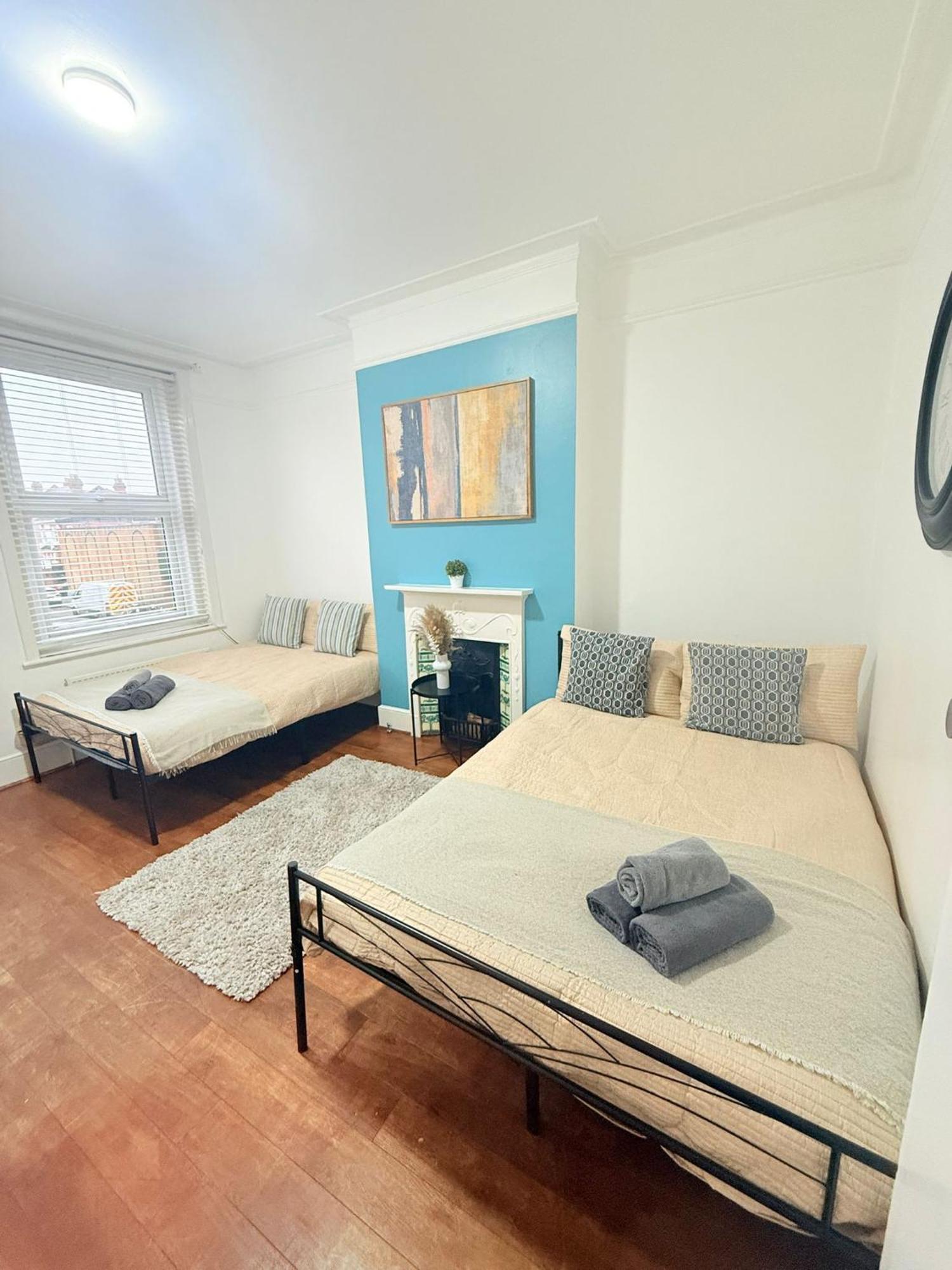 Cricklewood Broadway Guest Home London Eksteriør billede